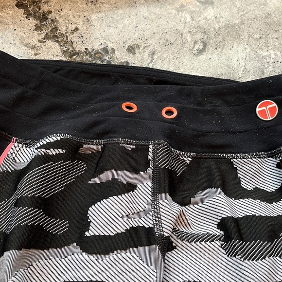 Trina Turk Congo Camo Legging Size S - Picture 6 of 6